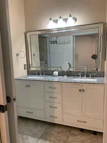 $3,000 | 2146 Man Of War, West Palm Beach, FL 33411