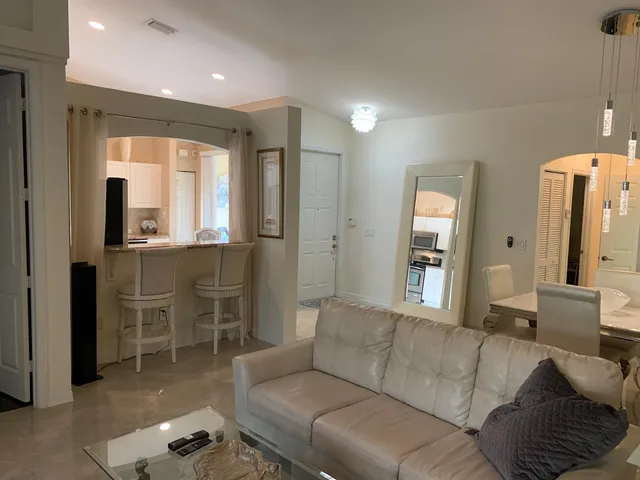 $3,000 | 2146 Man Of War, West Palm Beach, FL 33411