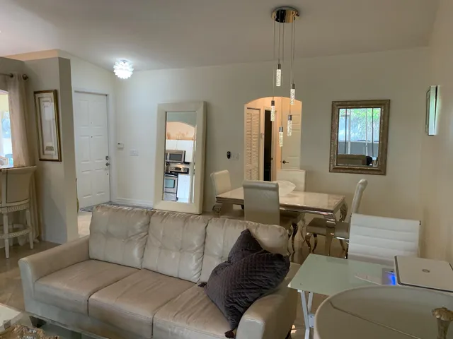 $3,000 | 2146 Man Of War, West Palm Beach, FL 33411