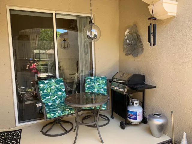 $3,000 | 2146 Man Of War, West Palm Beach, FL 33411