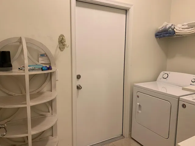 $3,000 | 2146 Man Of War, West Palm Beach, FL 33411