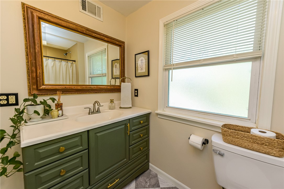 107 Parkside Avenue Rochester, NY 14609 - Photo 23 of 37