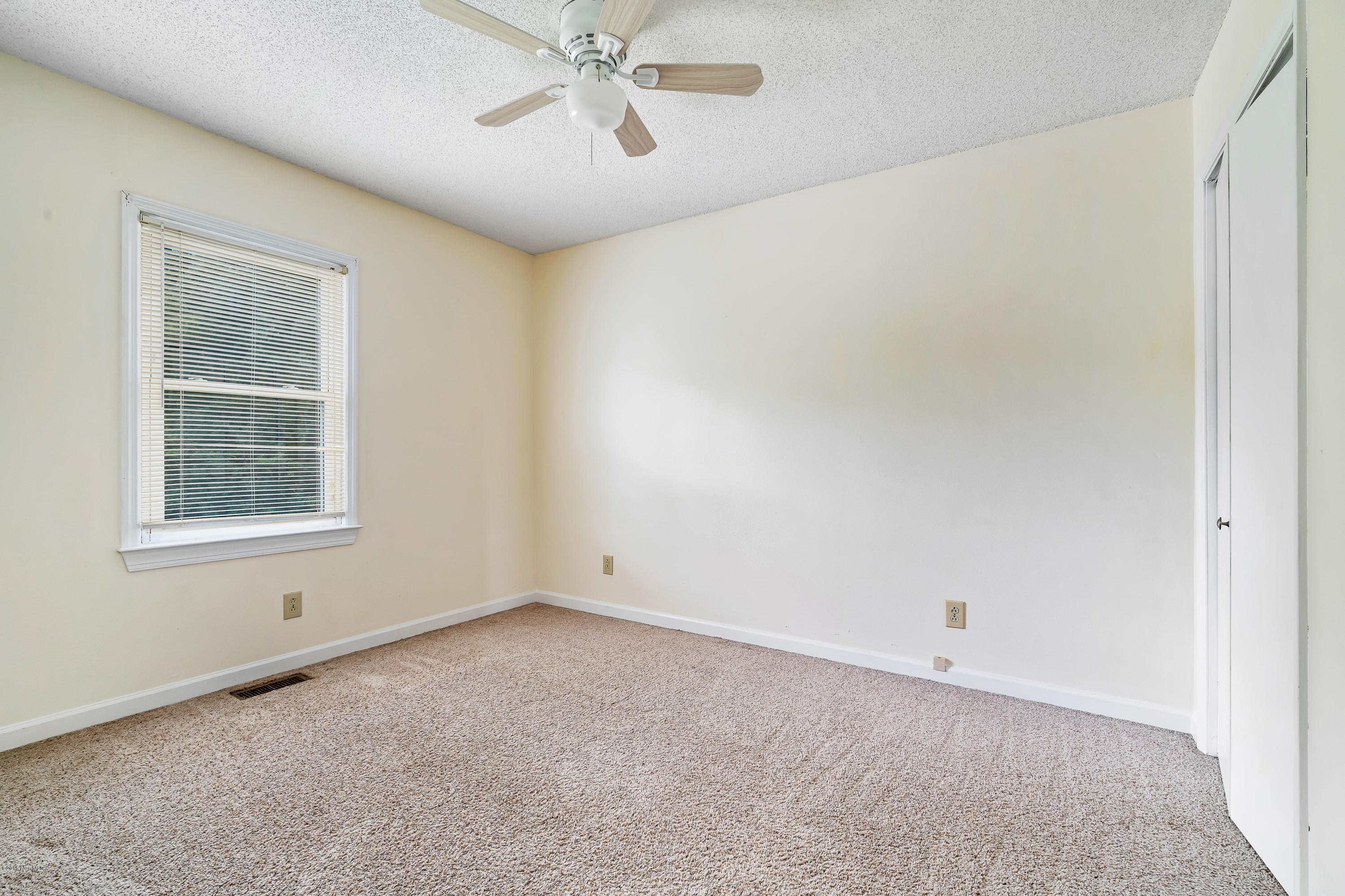 243 Youpon Drive Hubert, NC 28539 - Photo 18 of 38 Bedroom