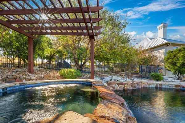 $1,590,000 | 326 River Valley Road South, Ingram, TX 78025