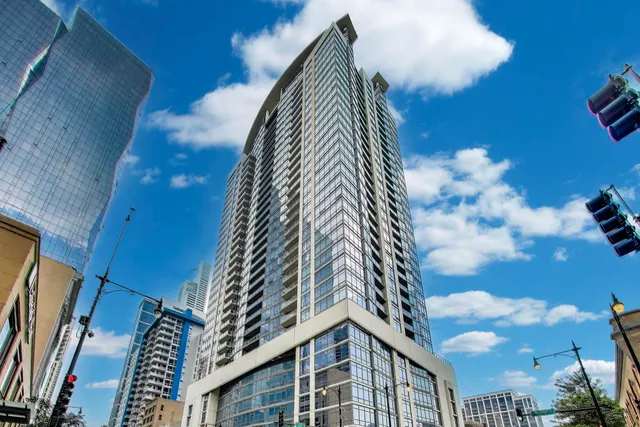 $575,000 | 100 East 14th Street, Unit 2010, Chicago, IL 60605