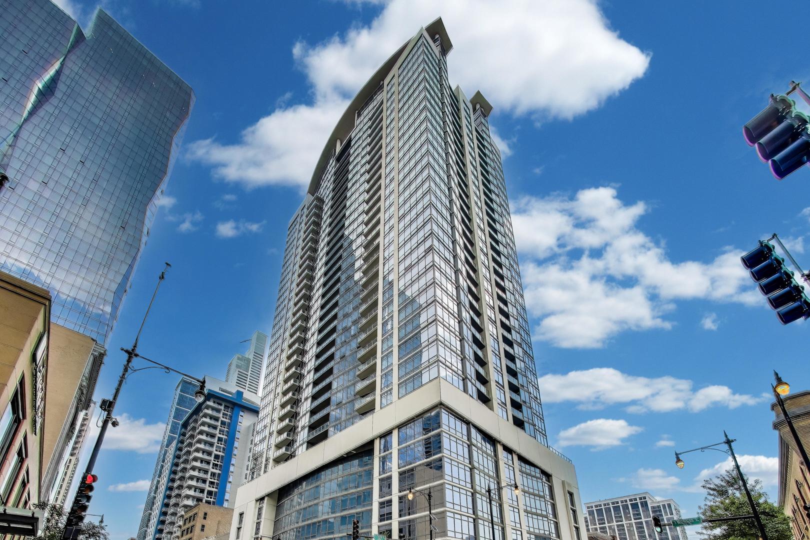 100 East 14th Street, Unit 2010 Chicago, IL 60605 - Photo 1 of 30 a view of a city