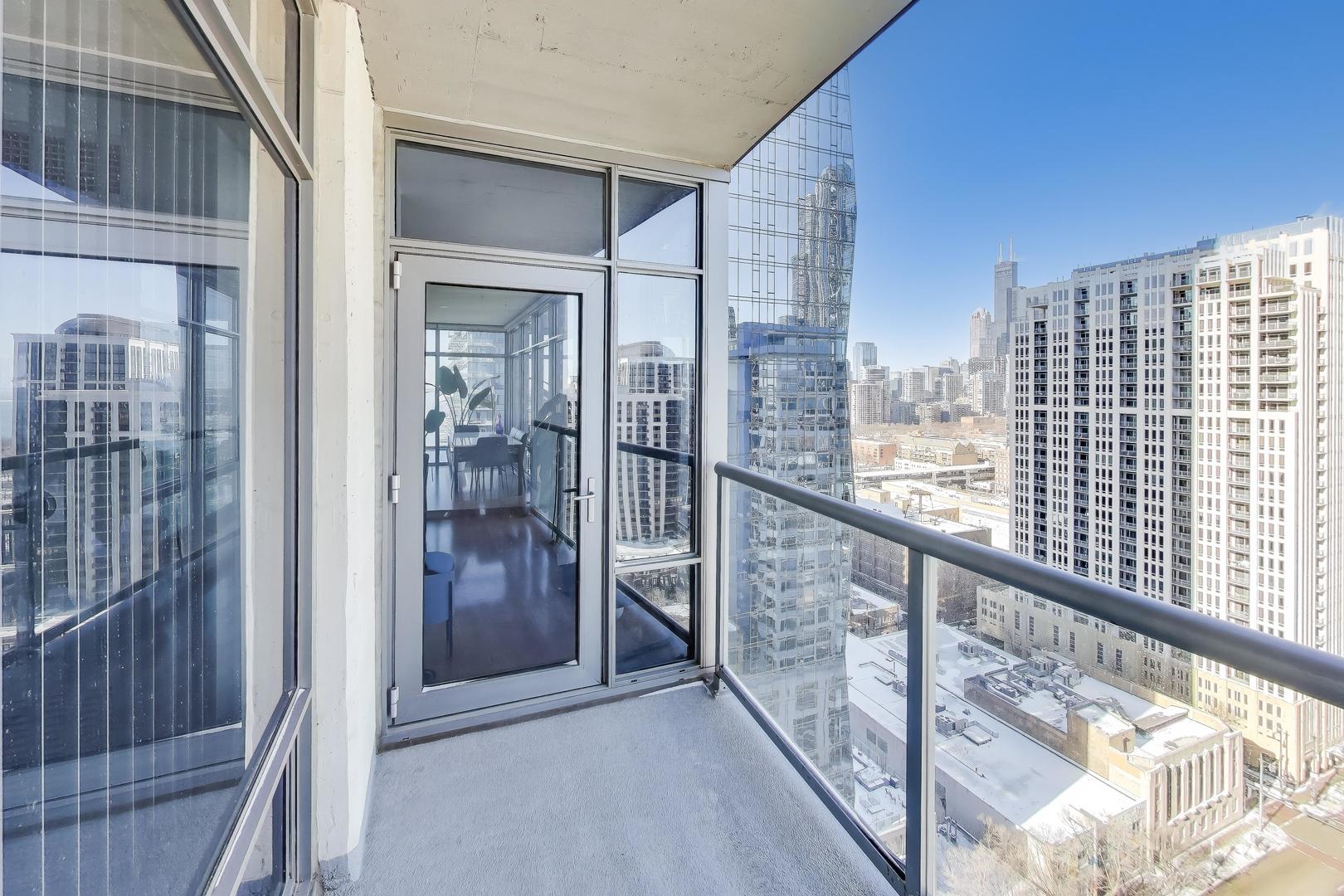 100 East 14th Street, Unit 2010 Chicago, IL 60605 - Photo 18 of 30 a view of balcony with city view