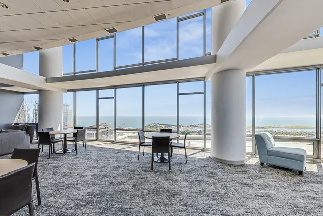 $575,000 | 100 East 14th Street, Unit 2010, Chicago, IL 60605