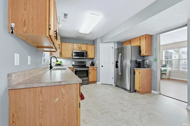 $299,000 | 4318 Castlerock Drive, New Haven, IN 46806