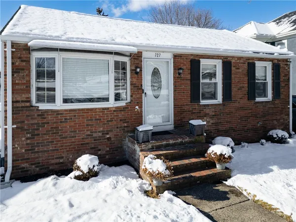 $385,000 | 727 Mendon Road, Woonsocket, RI 02895