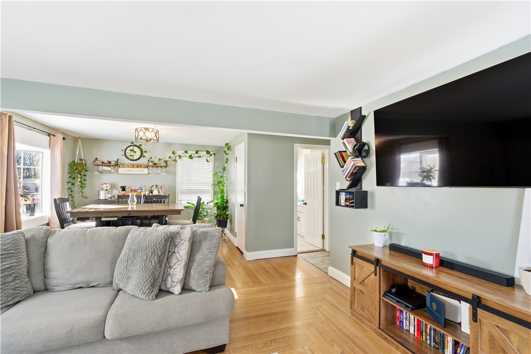 727 Mendon Road Woonsocket, RI 02895 - Photo 11 of 46