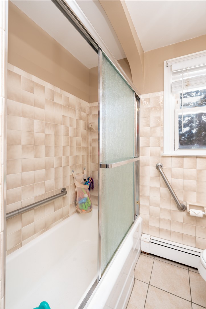 727 Mendon Road Woonsocket, RI 02895 - Photo 20 of 46