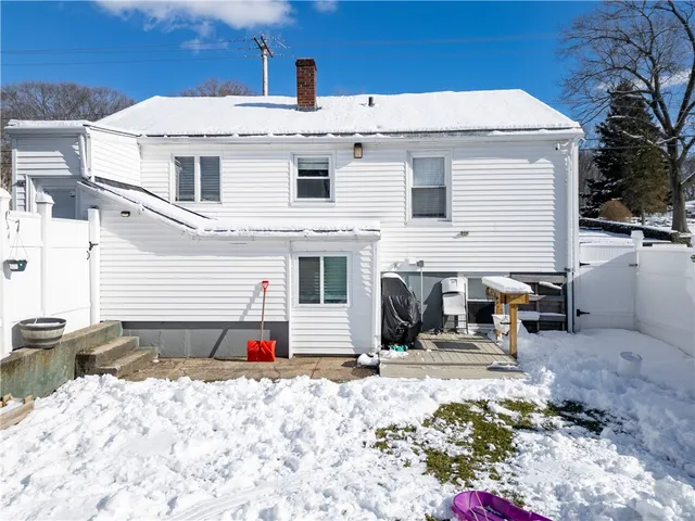 $385,000 | 727 Mendon Road, Woonsocket, RI 02895