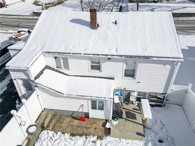 $385,000 | 727 Mendon Road, Woonsocket, RI 02895