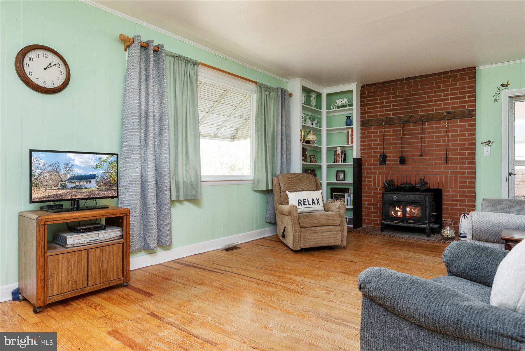 867 Woods Road Pasadena, MD 21122 - Photo 16 of 23 Hardwood Floors