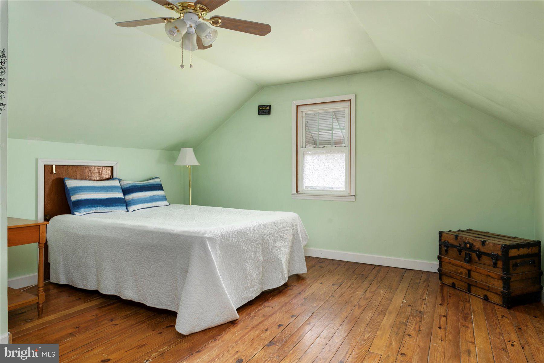 867 Woods Road Pasadena, MD 21122 - Photo 19 of 23 2nd Level Loft Bedroom