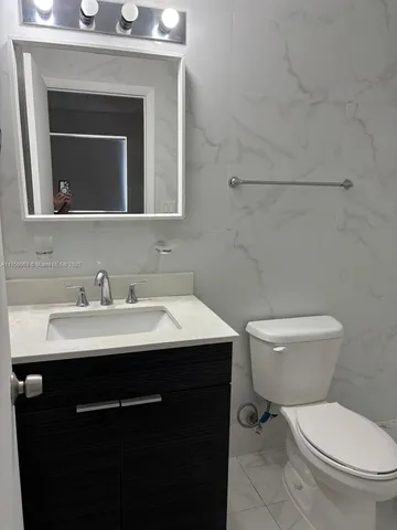 $2,599 | 423 East 27th Street, Unit 203, Hialeah, FL 33013