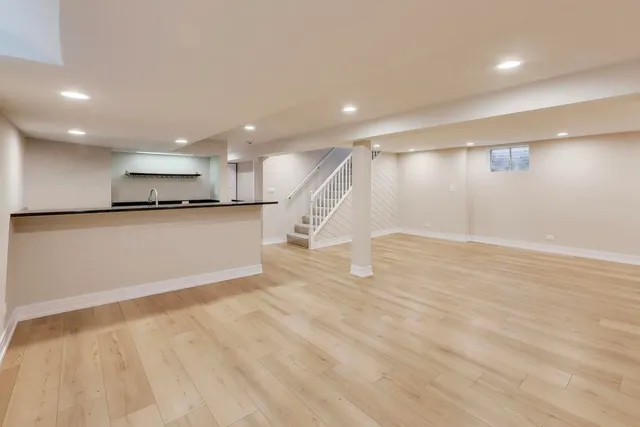 $599,999 | 1421 Cynthia Avenue, Park Ridge, IL 60068