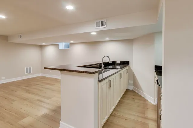 $599,999 | 1421 Cynthia Avenue, Park Ridge, IL 60068