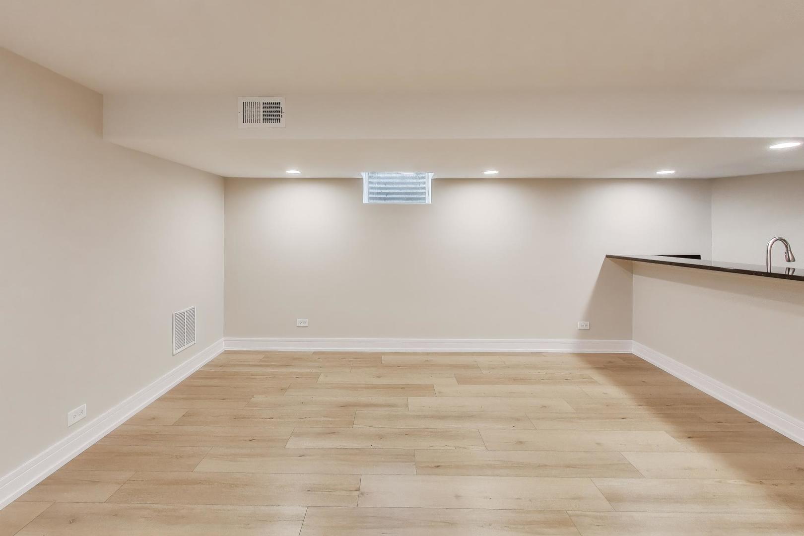 1421 Cynthia Avenue Park Ridge, IL 60068 - Photo 24 of 31