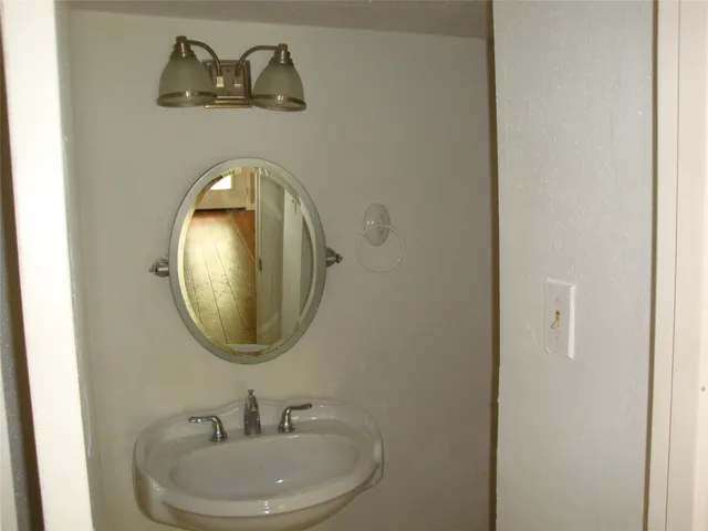 $2,200 | 10215 Cliffwood Drive, Houston, TX 77035