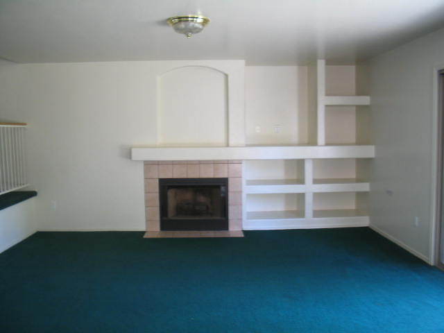 7685 West Lamar Road Glendale, AZ 85303 - Photo 2 of 14 LIVING ROOM