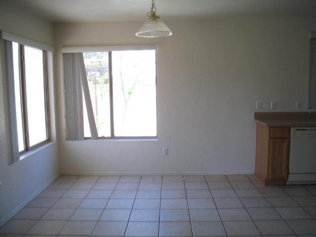 7685 West Lamar Road Glendale, AZ 85303 - Photo 4 of 14 BREAKFAST ROOM