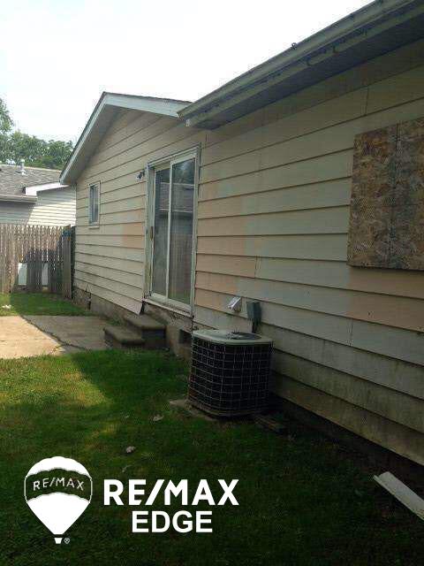 1084 West Stanley Road Mount Morris, MI 48458 - Photo 10 of 12 20443795-9.JPG