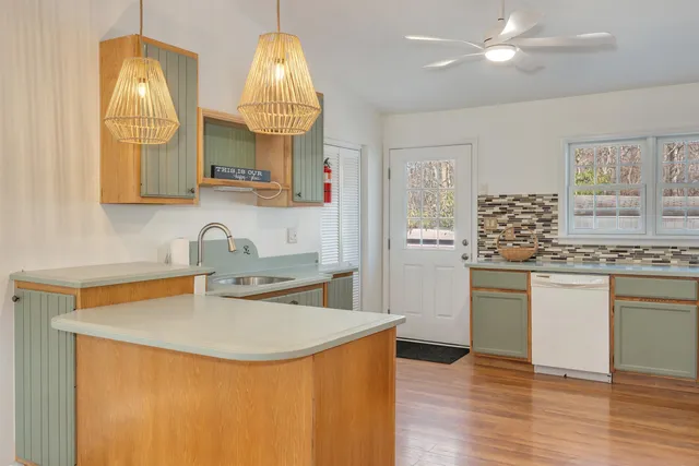 $525,000 | 220 Iselin Road, Cape May, NJ 08204