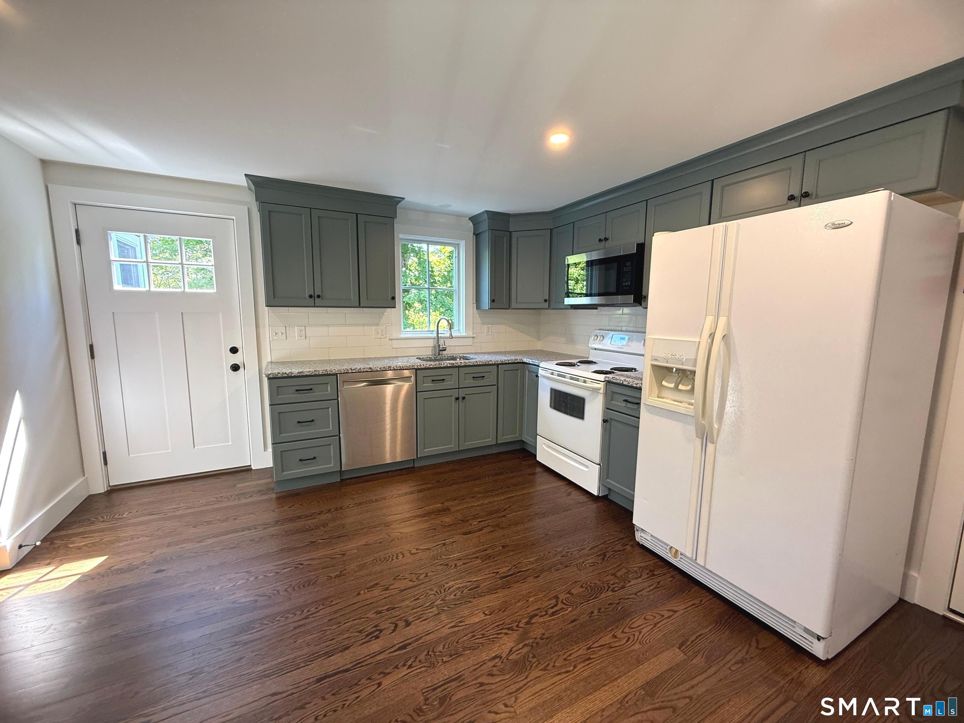 2569 Long Hill Road, Unit 2 Guilford, CT 06437 - Photo 5 of 26