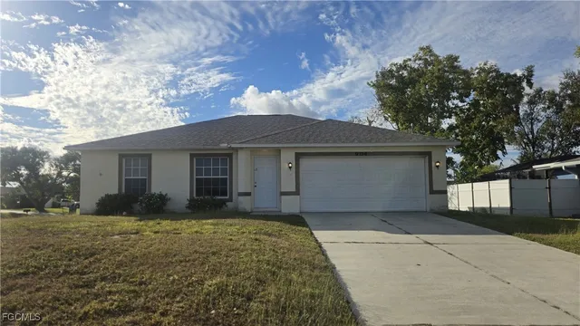 $215,000 | 904 Northeast 5th Place, Cape Coral, FL 33909