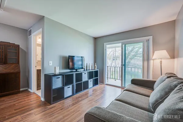 $319,000 | 7 Kansas Court, Old Bridge, NJ 07747