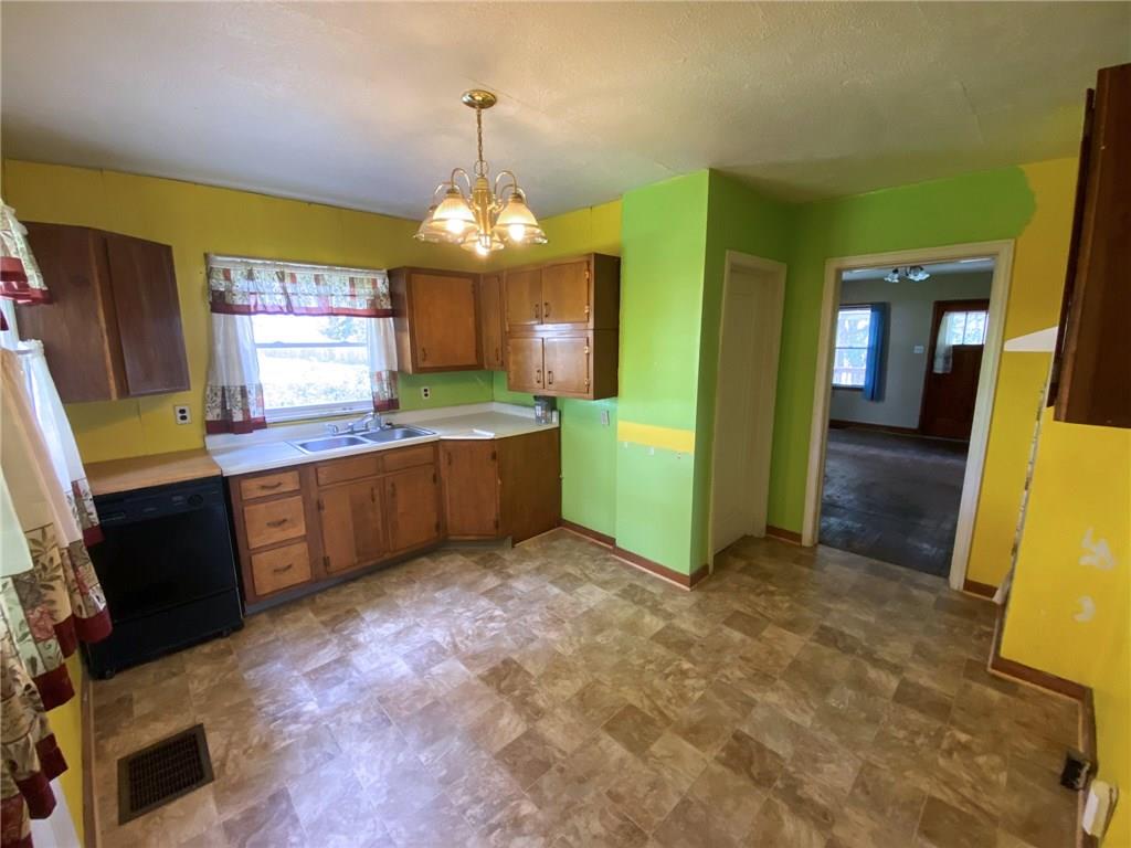 274 Tent Church Road Uniontown, PA 15401 - Photo 3 of 25