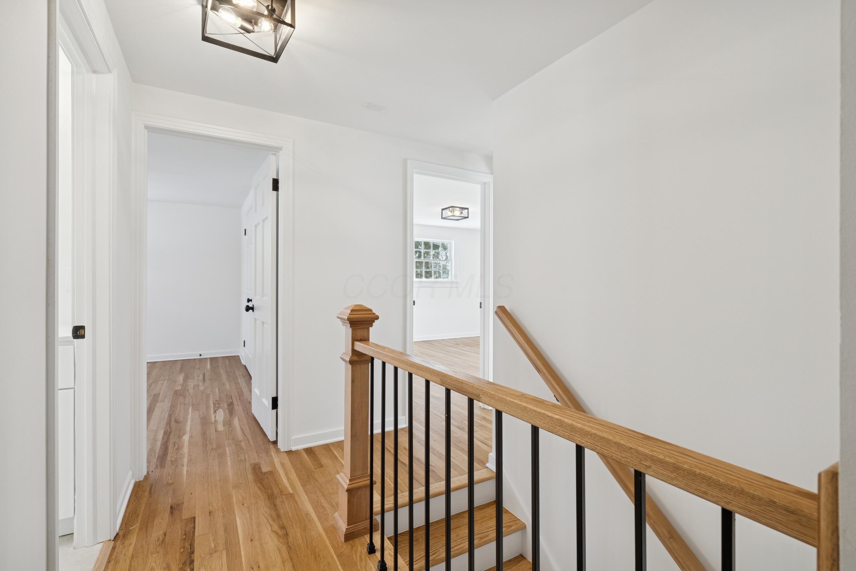 4540 Langport Road Columbus, OH 43220 - Photo 43 of 65 Upstairs Hallway