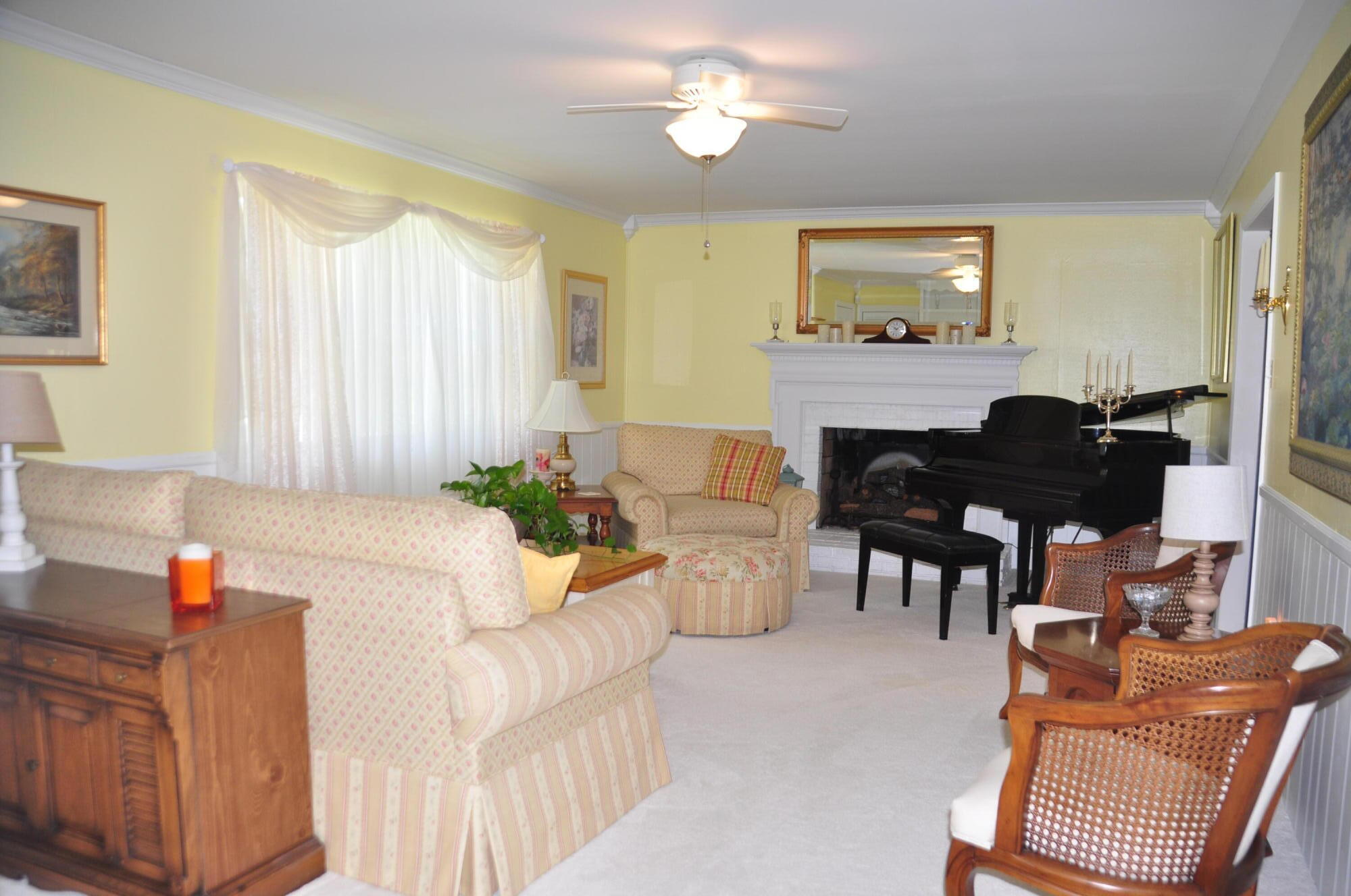 1213 Liberty Road West Liberty, KY 41472 - Photo 4 of 119 DSC_0058