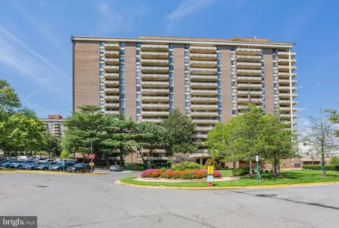 $450,000 | 1800 Old Meadow Road, Unit 302, McLean, VA 22102