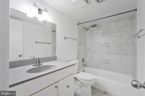 $450,000 | 1800 Old Meadow Road, Unit 302, McLean, VA 22102