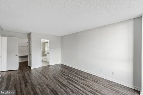 $450,000 | 1800 Old Meadow Road, Unit 302, McLean, VA 22102