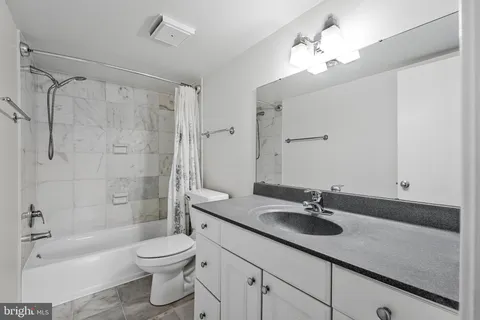 $450,000 | 1800 Old Meadow Road, Unit 302, McLean, VA 22102