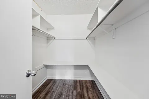 $450,000 | 1800 Old Meadow Road, Unit 302, McLean, VA 22102