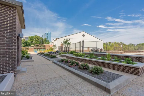 $450,000 | 1800 Old Meadow Road, Unit 302, McLean, VA 22102