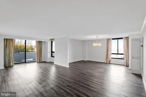 $450,000 | 1800 Old Meadow Road, Unit 302, McLean, VA 22102