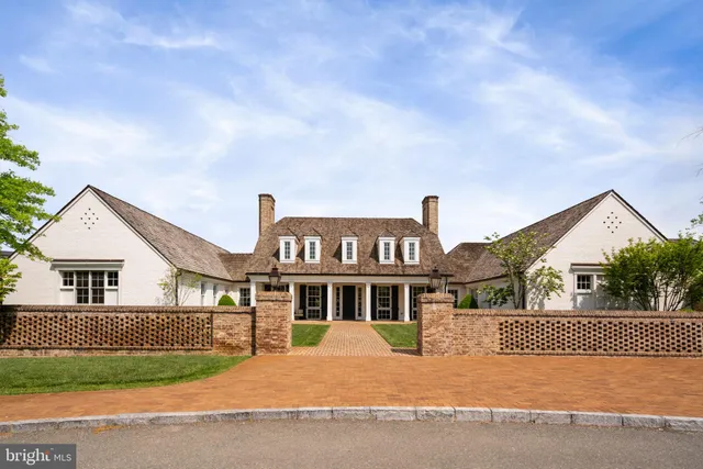 $660,000 | 18245 Moss Garden Road, Dumfries, VA 22026