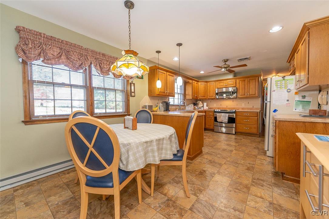1130 Stark Road Bethlehem, PA 18017 - Photo 5 of 25 Kitchen with eating area