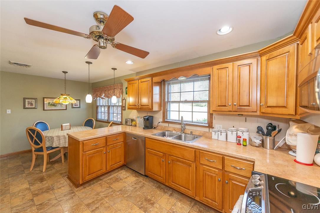 1130 Stark Road Bethlehem, PA 18017 - Photo 6 of 25 Spacious kitchen.