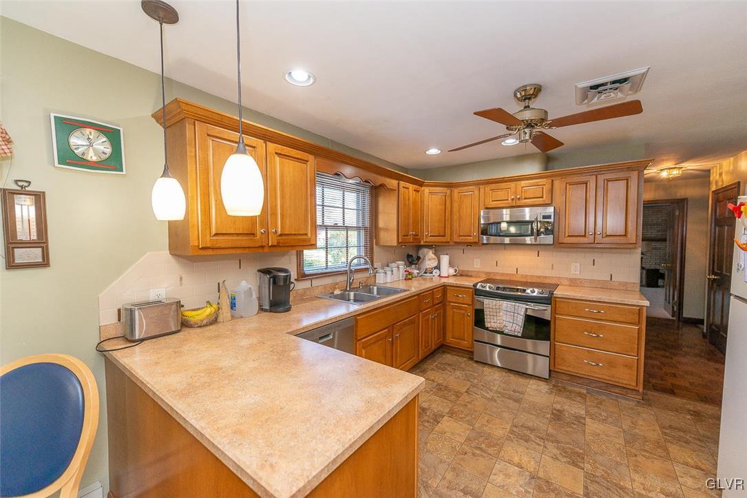 1130 Stark Road Bethlehem, PA 18017 - Photo 7 of 25 Lots of counter space and cabinets