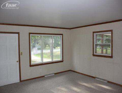 1232 South Vassar Road Burton, MI 48509 - Photo 18 of 27 20152652-18.JPG