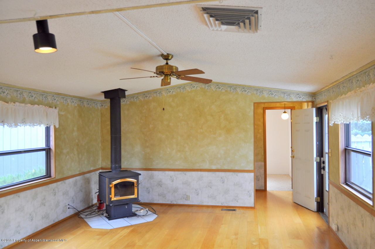 42 Badger Road Carbondale, CO 81623 - Photo 4 of 17 Living Room