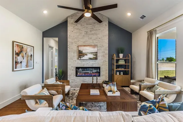 $553,990 | 309 Slimp Bluff, Azle, TX 76020