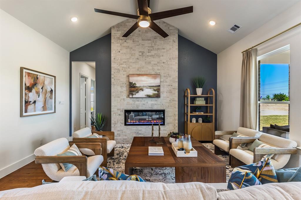 309 Slimp Bluff Azle, TX 76020 - Photo 4 of 27 Dunhill Homes - Azle-9511-HDR